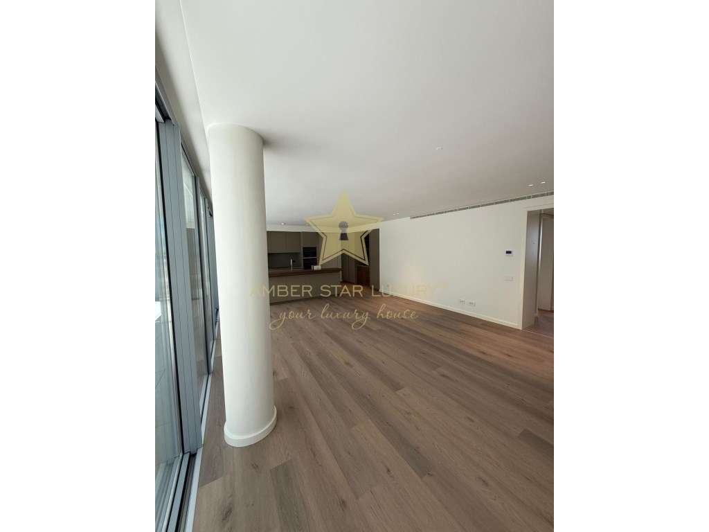 Espaçoso Apartamento de 3 Quartos com Amplo Terraço - Grande imagem: 4/20