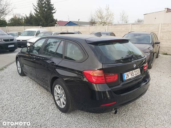 BMW Seria 3 320d DPF Touring - 4