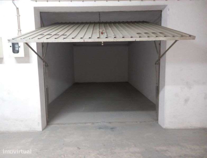 Garagem • Pinhal Novo • muito bem localizada - Grande imagem: 5/7