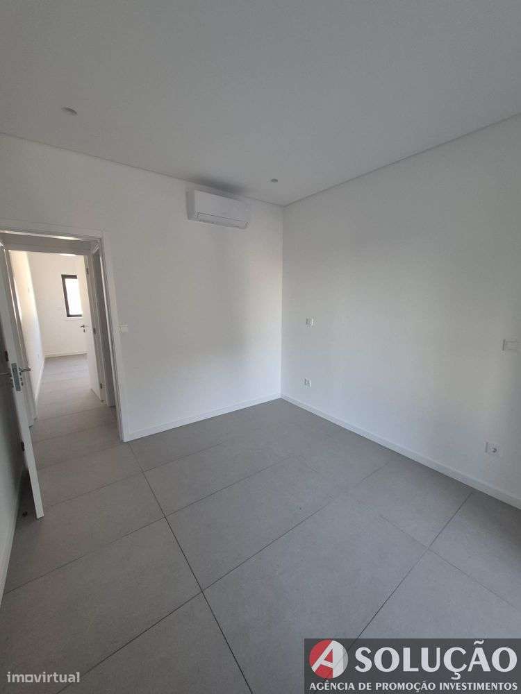 Andar Moradia em Banda em Oliveira do Douro-12