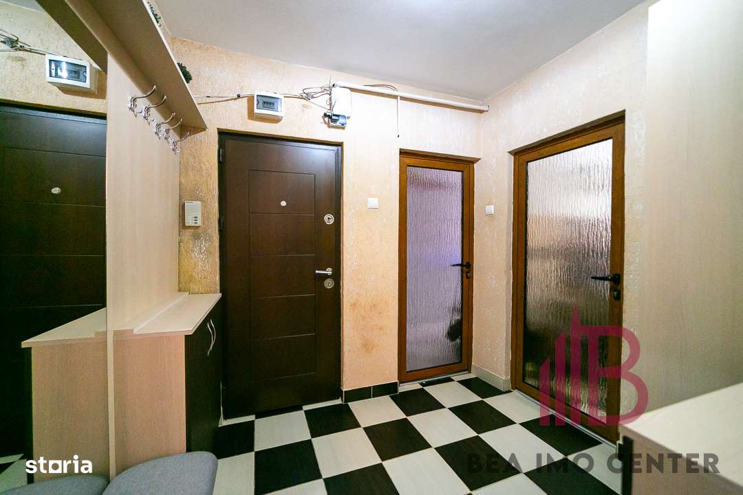 Apartament 3 camere, pus la punct în totalitate , Zona Miorița-4