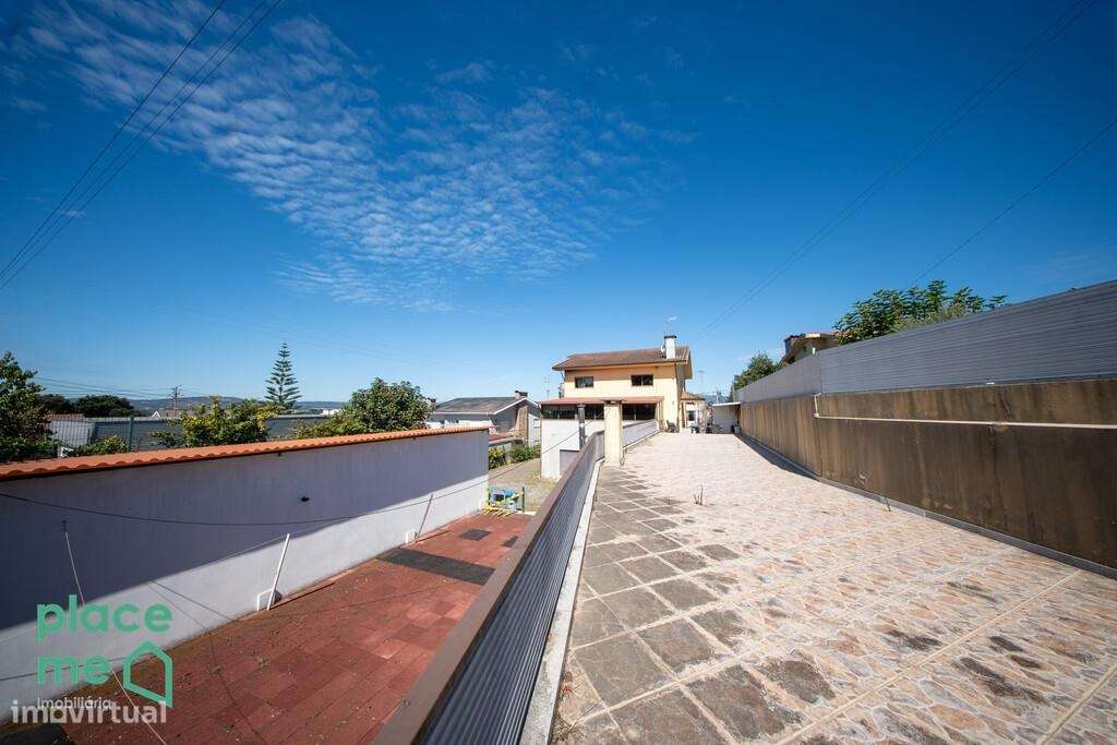 Moradia Individual com mais de 900m2 em Palmeira, Braga-34