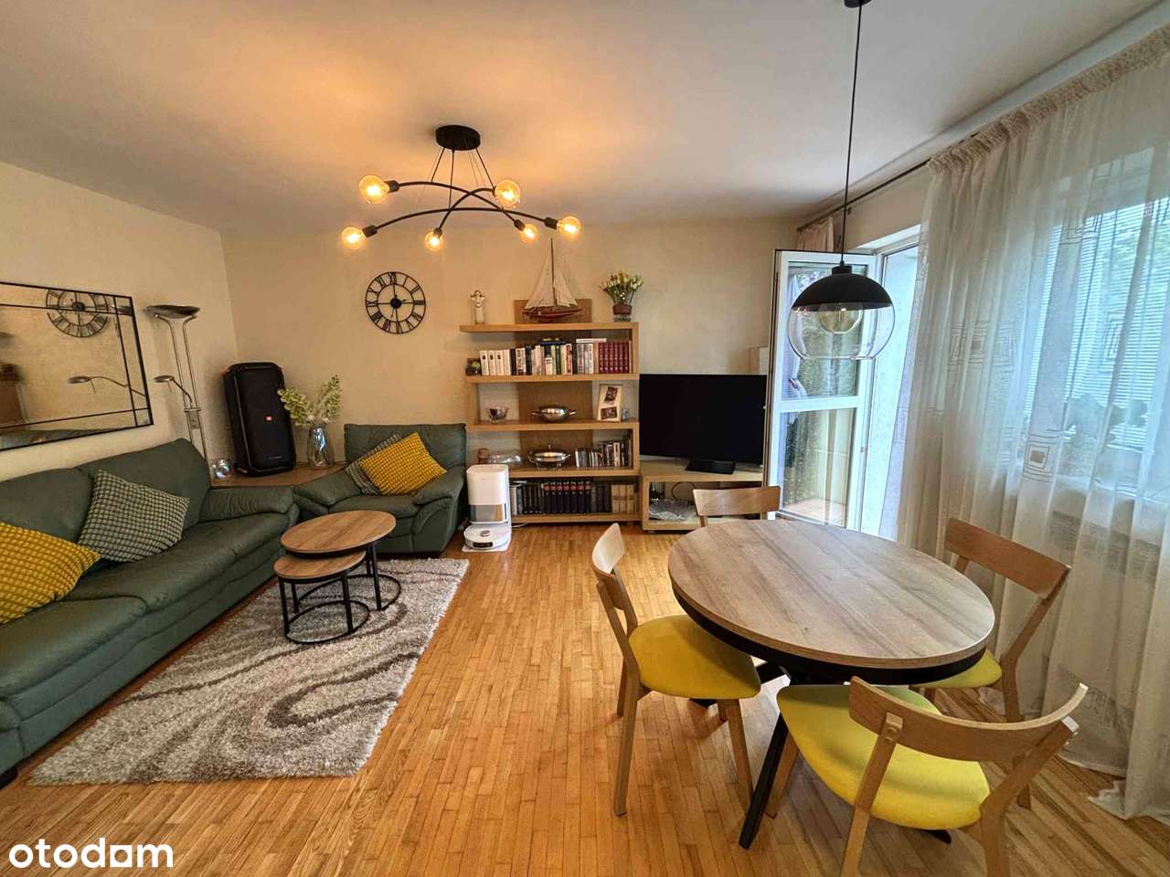 Przestronne 4-pokojowe mieszkanie z balkonem na Starych Bielanach-1