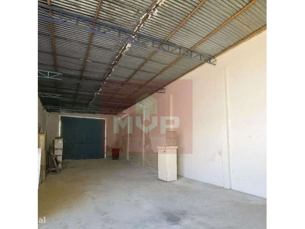 Armazém no centro de Olhão - Grande imagem: 5/17