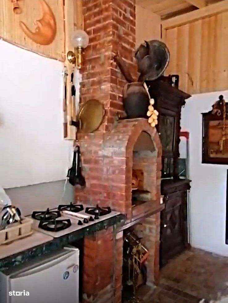 Vanzare casa renovata 2 camere curte intrare separata foisor Cotroceni-14