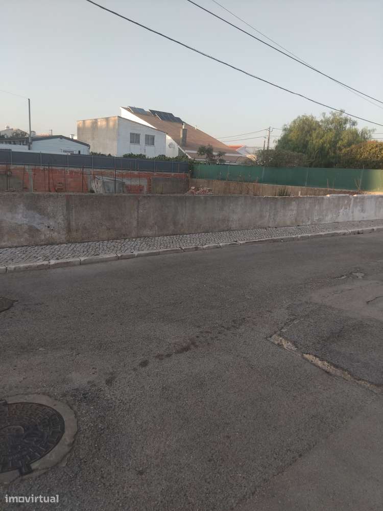 Terreno Urbano C/ 300 m2 - Venda do Alcaide-2