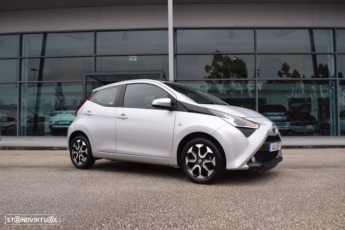 Toyota Aygo 1.0 X-Play Plus - 2