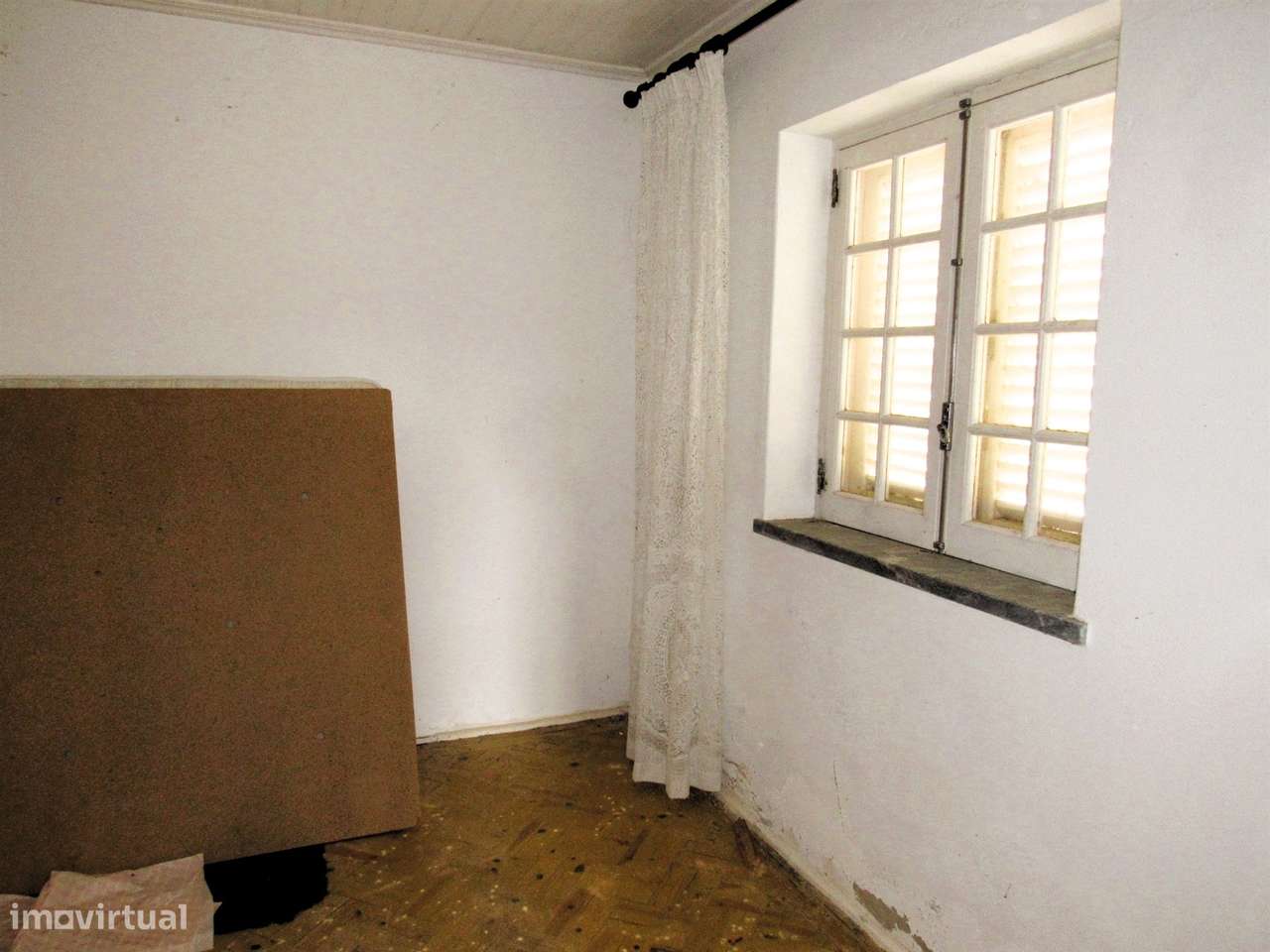 Propriedade composta por duas moradias, um armazém e um espaço de loja - Grande imagem: 5/16