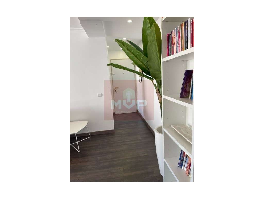 T3 renovado próximo do mercado de Faro-13