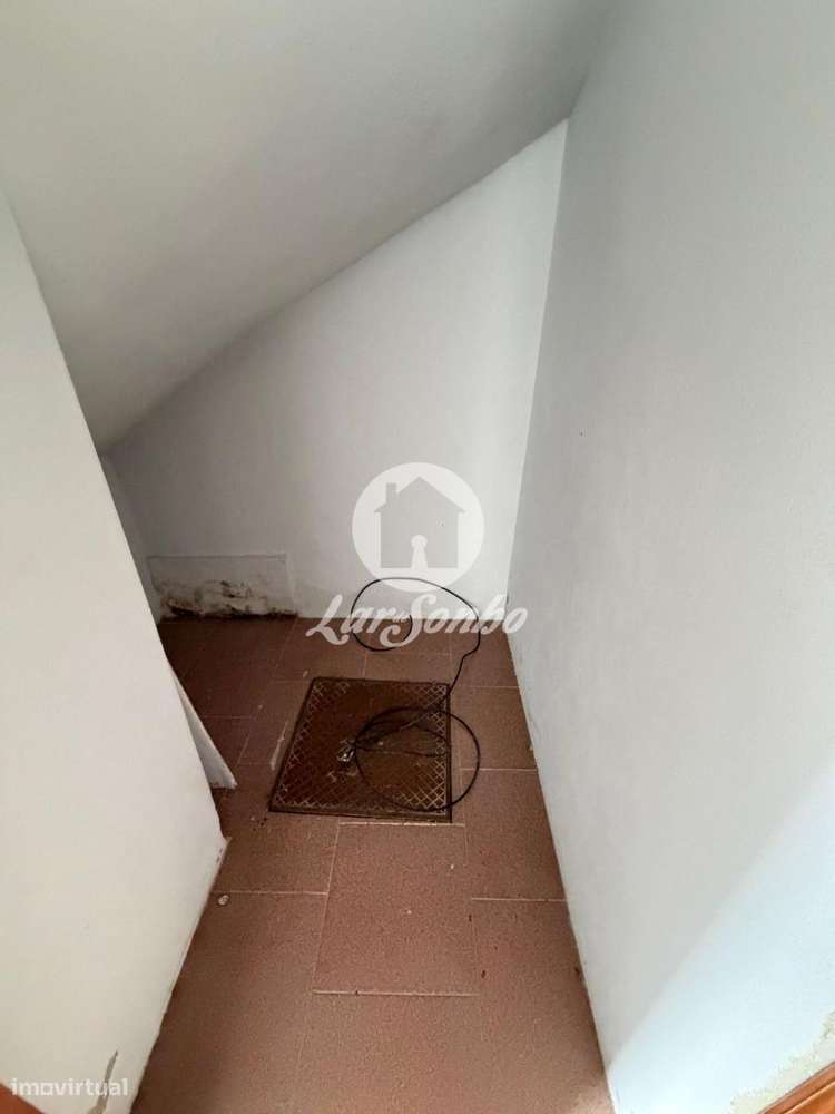 Moradia T2+T2  Remodelada em Azurara, Vila do Conde-12