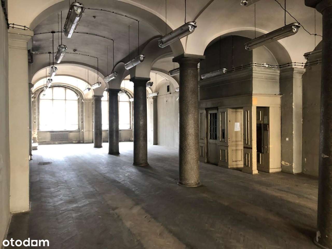 XVIII wieczny pałac w sercu Wrocławia na sprzedaż-18