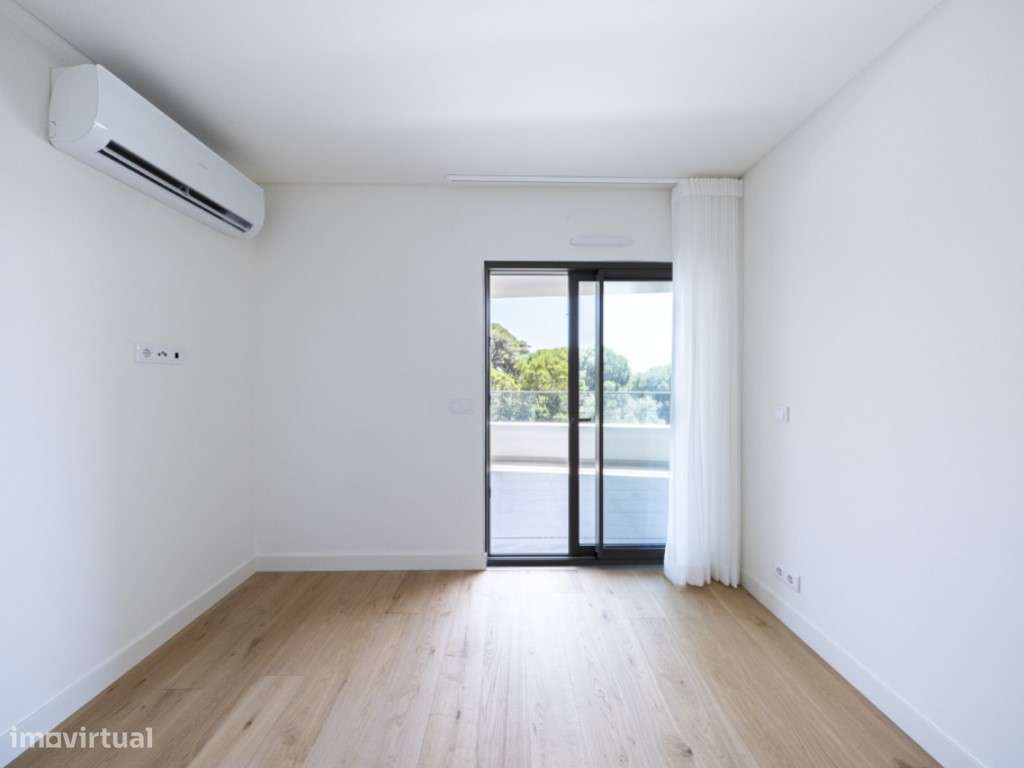Apartamento T2 Novo no Seixal Baía com Terraço e Estacionamento-13