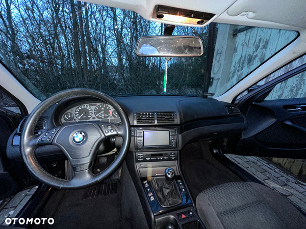 BMW Seria 3 320i - 11