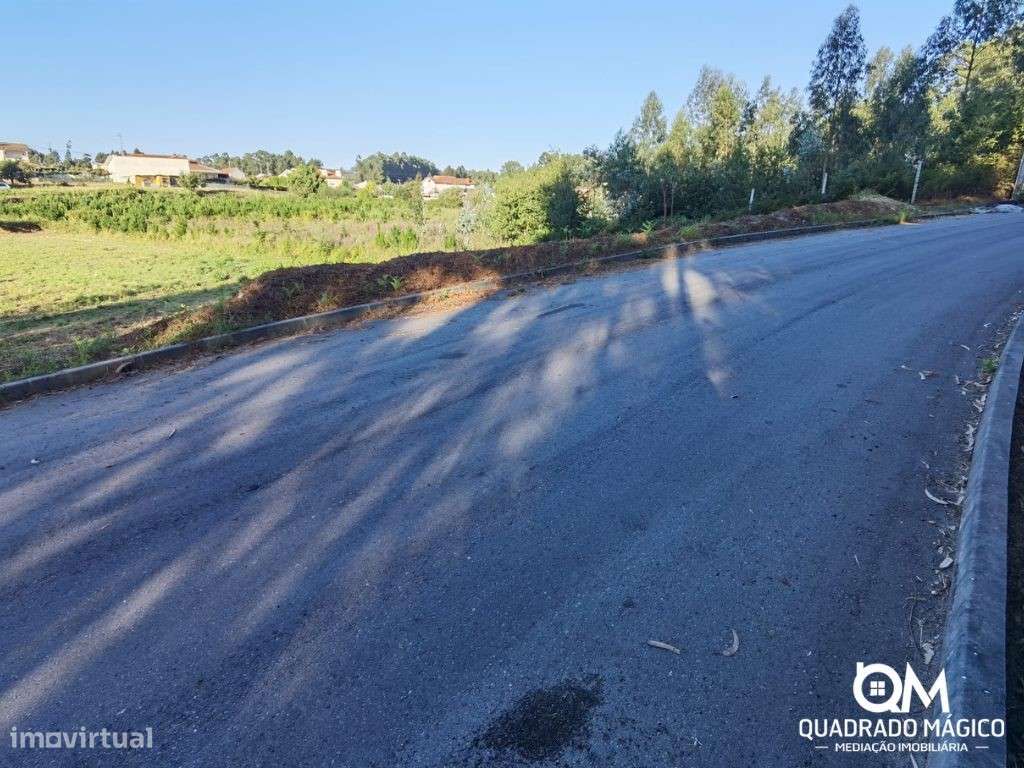 Terreno Urbanizável para Venda em São João de Ver!-11