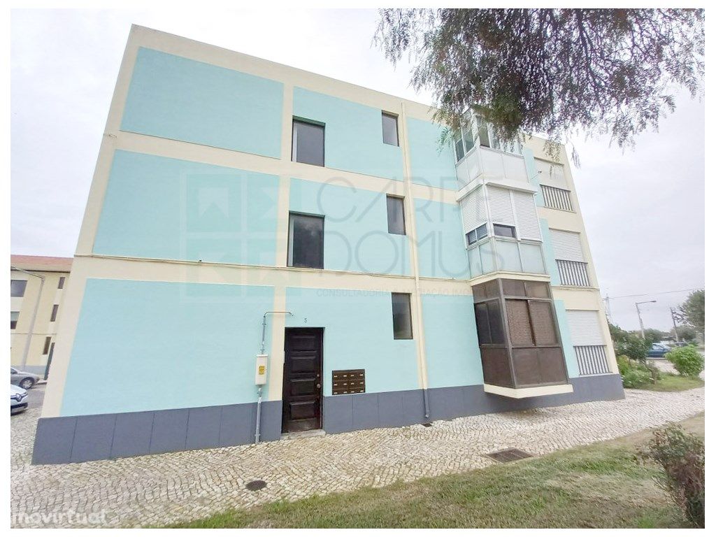 Apartamento T1 em Vala Carregado - Castanheira do Ribatejo