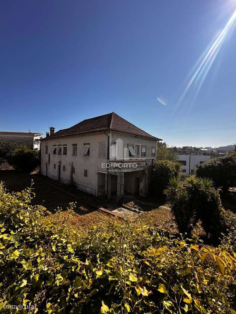 Moradia e Terreno com 3.000 m² em Lordelo- Paredes-27