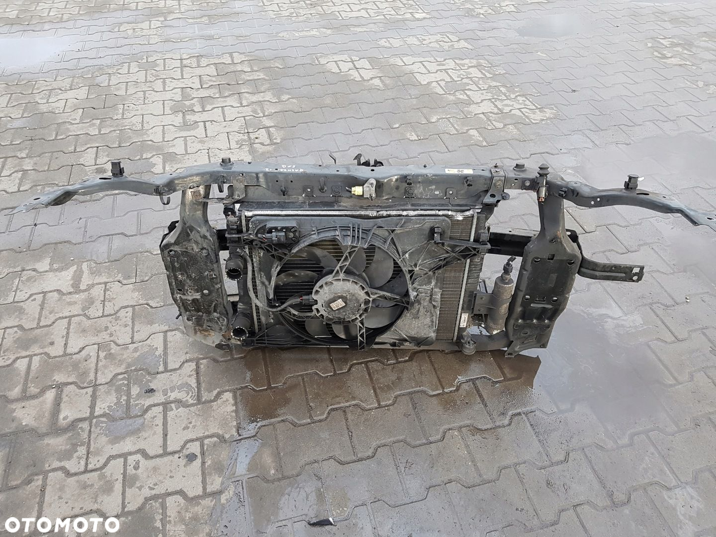 NISSAN QASHQAI I J10 06-09r 2.0 B PAS PRZEDNI CHŁODNICE - 5