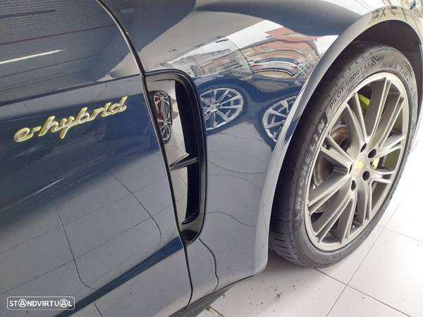 Porsche Panamera Sport Turismo 4 E-Hybrid 10 Years Edition - 19