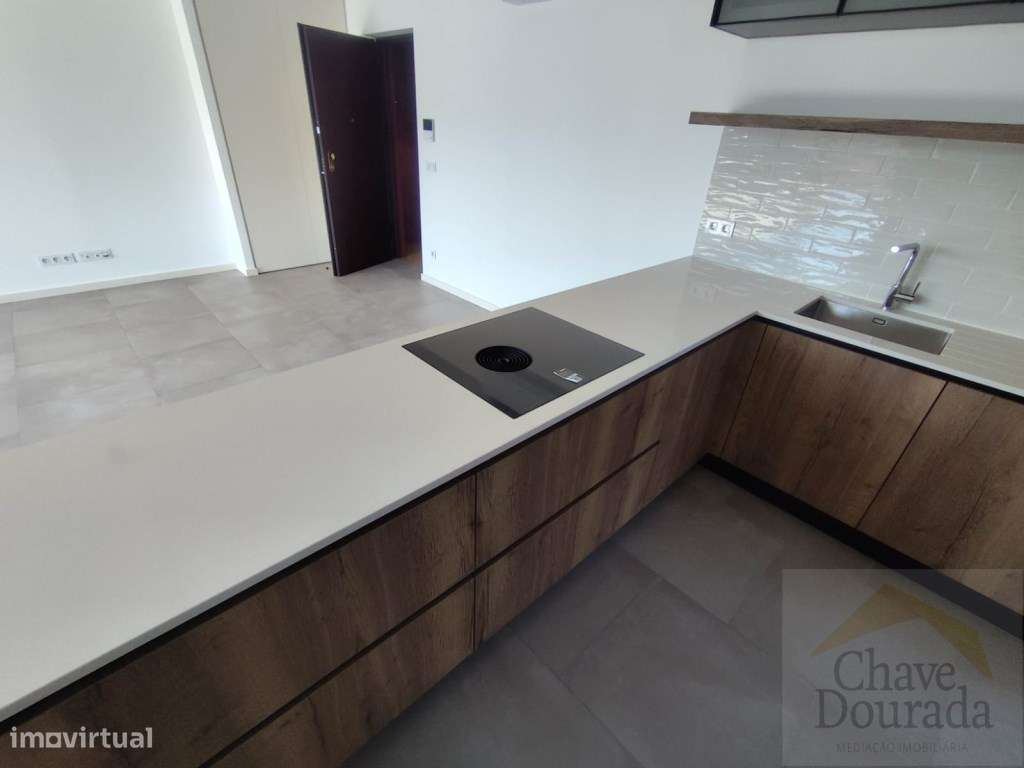 Apartamento T2 com 100m2 novo no Areeiro-7