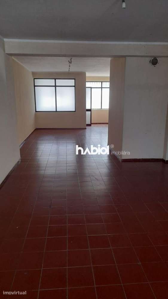 Loja Comercial - Rua Elias Garcia - Arcozelo - Barcelos - Grande imagem: 3/7