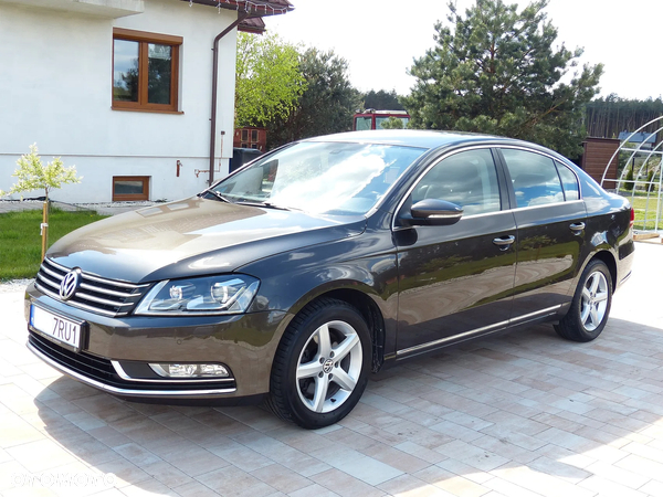 Volkswagen Passat 2.0 TDI Comfortline - 12