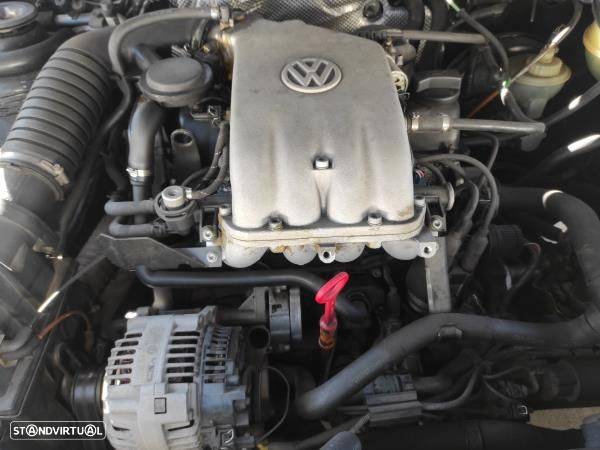 Motor Completo Volkswagen Passat (3A2, 35I) - 1