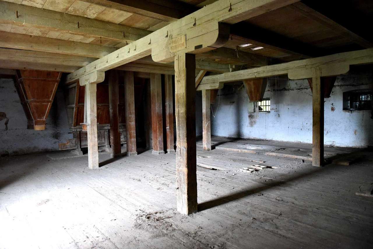 STARY MŁYN Z OGROMNYM POTENCJAŁEM-15