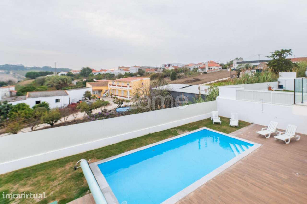 Moradia T4 com psicina-46