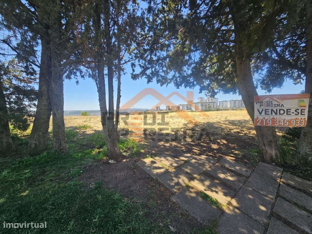 Situado na Ramada, 1800 m² terreno - Excelente Oportunidade de Inve...-20