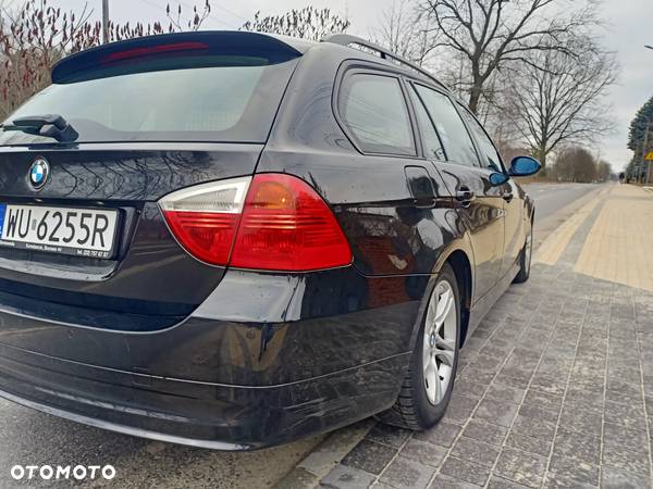 BMW Seria 3 320i - 5