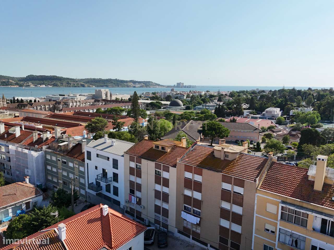 Apartamento T2 Renovado na Prestigiada Rua dos Jerónimos – Coração de - Grande imagem: 4/42