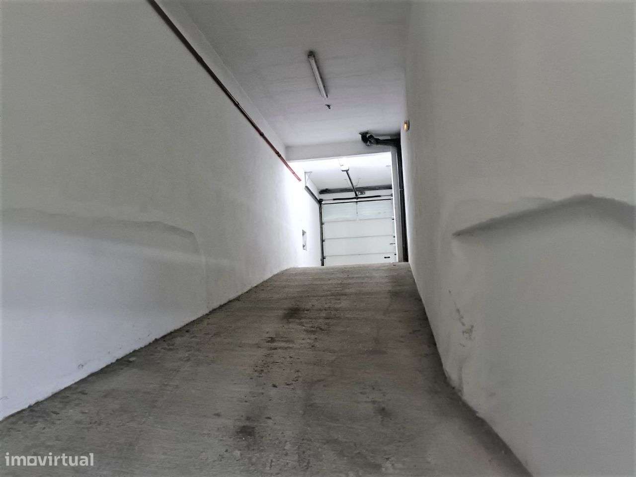 Garagem centro Montijo | Tipo boxe com 17 m2 | construção recente - Grande imagem: 5/15