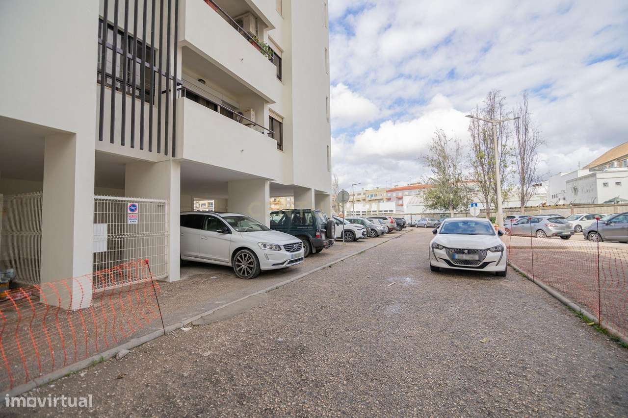 NÃO PERCA ESTA GRANDE OPORTUNIDADE! APARTAMENTO AMPLO, COM MARQUISE FE - Grande imagem: 5/13