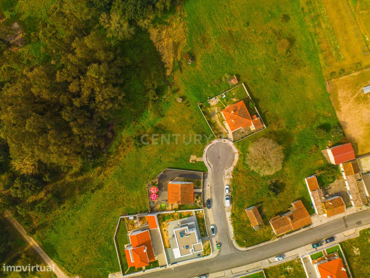 Lote de terreno com 646 m² situado em Casais da Areia, A-dos-Negros.-8