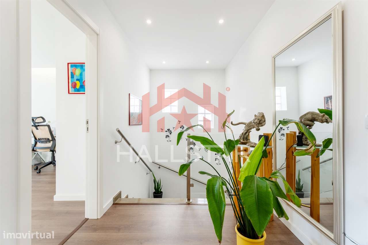 Moradia T4 / Jardim e Garagem / Cela-27