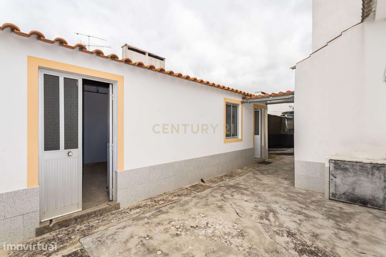 Moradia T3 com Quintal e Anexos em Alcácer do Sal – Bairro Montevil - Grande imagem: 2/42
