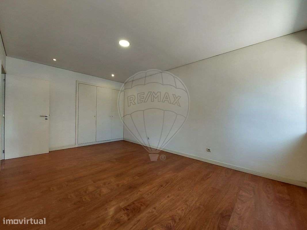 APARTAMENTO T3 RENOVADO NA AVENIDA DA LIBERDADE, BRAGA-17