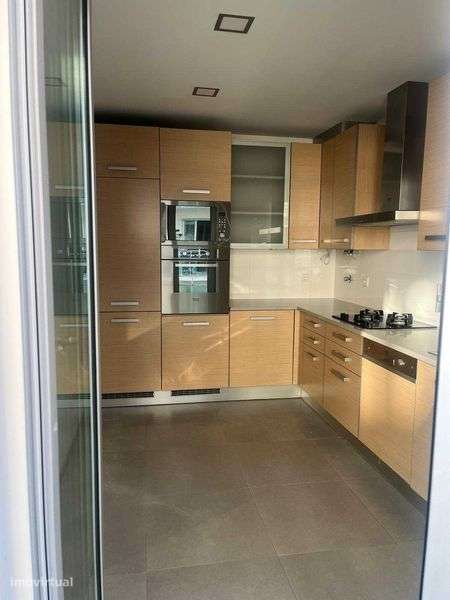 Arrenda-se T1 no Vale das Flores/Pinhal Marrocos - Grande imagem: 5/10