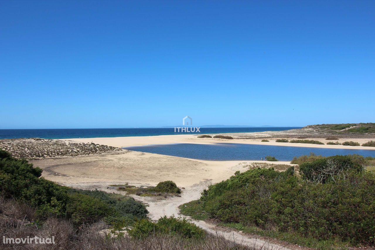 Quinta a 2 km da Lagoa de Melides com viabilidade de construção.