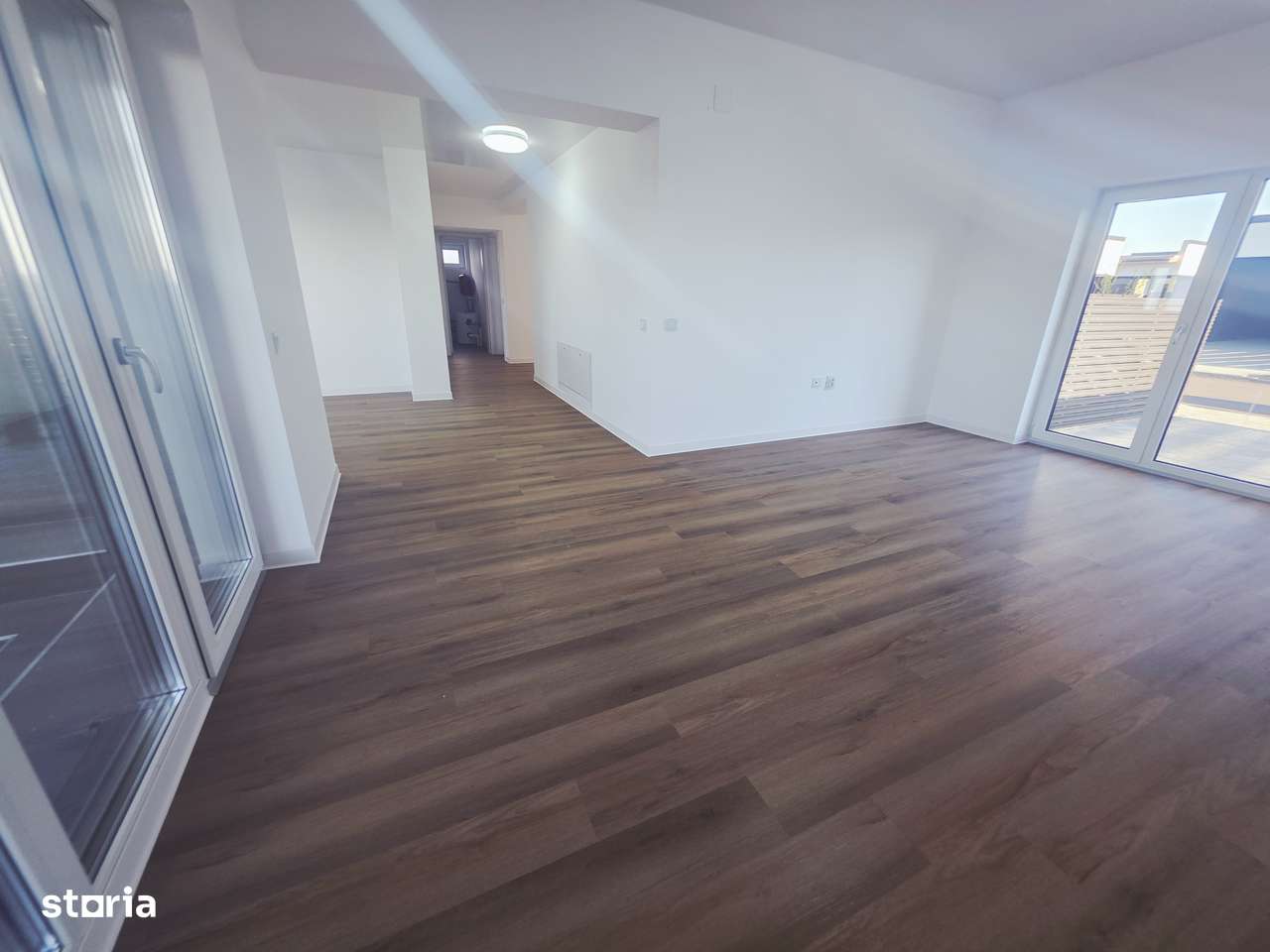 Vand casa noua pe parter 4 camere Izvor Tarlungeni Valea cu Flori 8-5