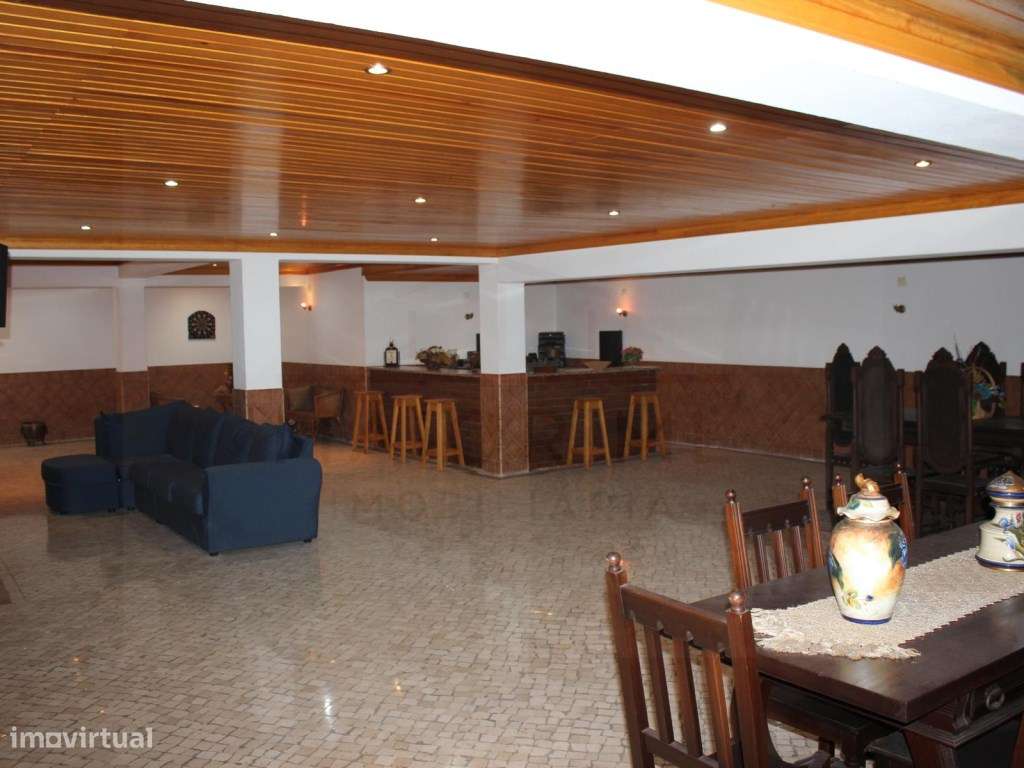 Luxuosa moradia T5 + 1 em Rio Maior-31