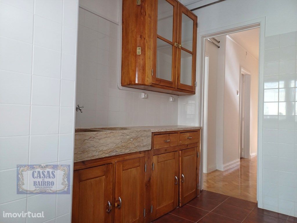 Apartamento 3ass (T2) renovado a estr...