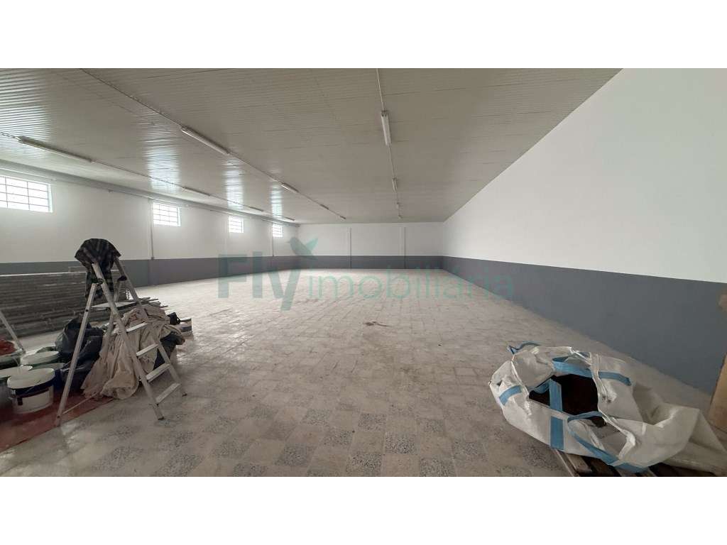 Arrenda-se Armazém, S.Miguel Vizela - Grande imagem: 4/10