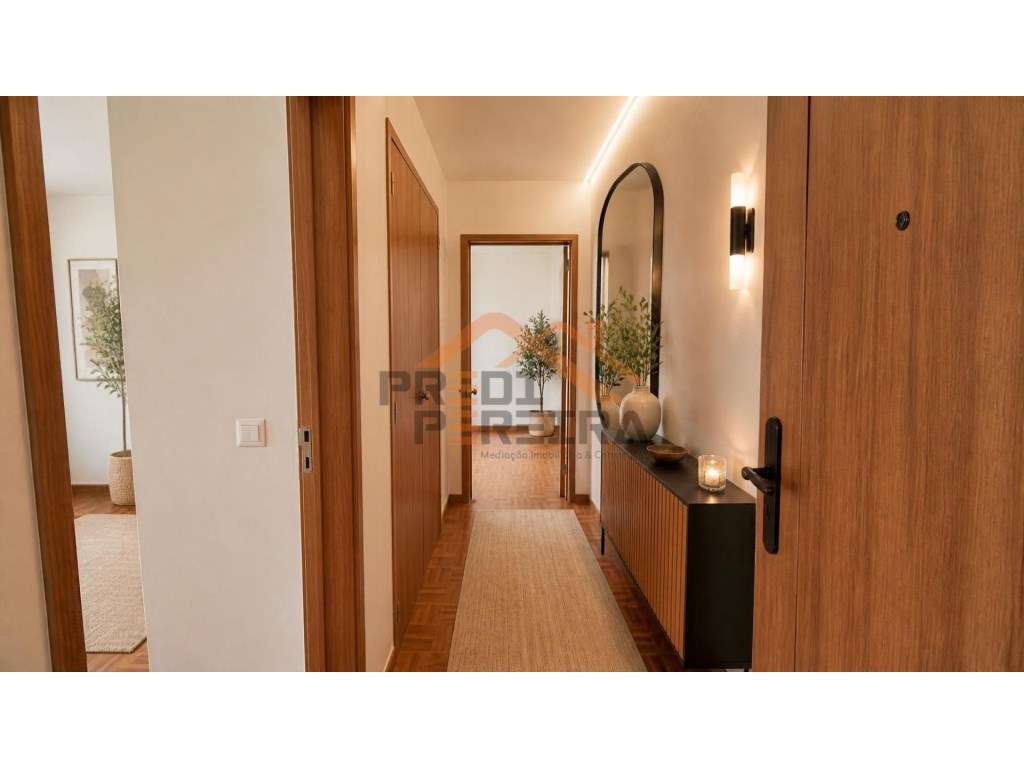 Situado na zona da Torre, em Cascais,, apartamento T2.-19