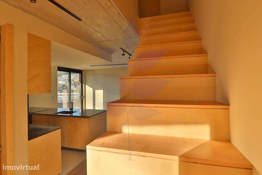 Arrendamento apartamento T2 Duplex em (Este) São Pedro - Grande imagem: 5/30