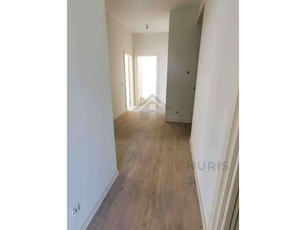 Apartamento T4 para Venda em Portimão-17
