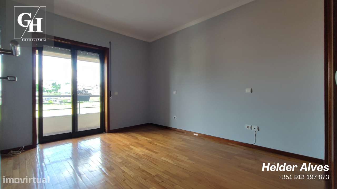 Apartamento T2 em Calendário com garagem fechada-6