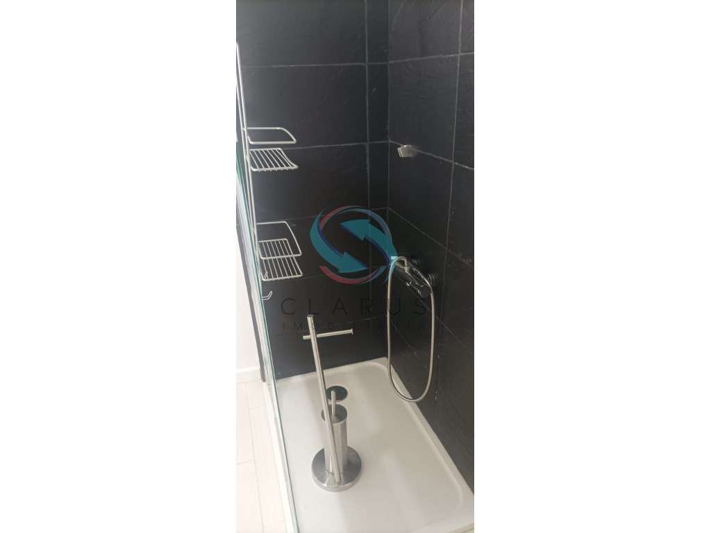 Apartamento T1 TRANFORMADO EM T3 Remodelado na Amadora.-6