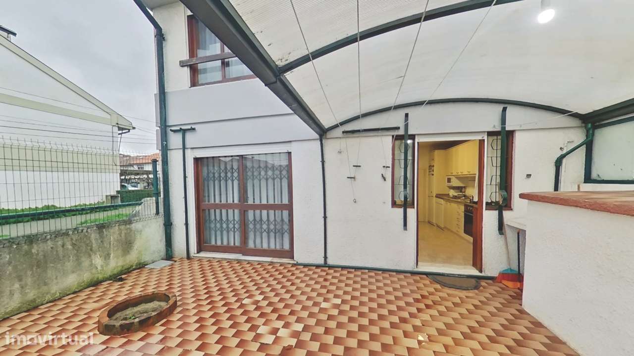 Moradia geminada junto ao NorteShopping - Senhora da Hora-14