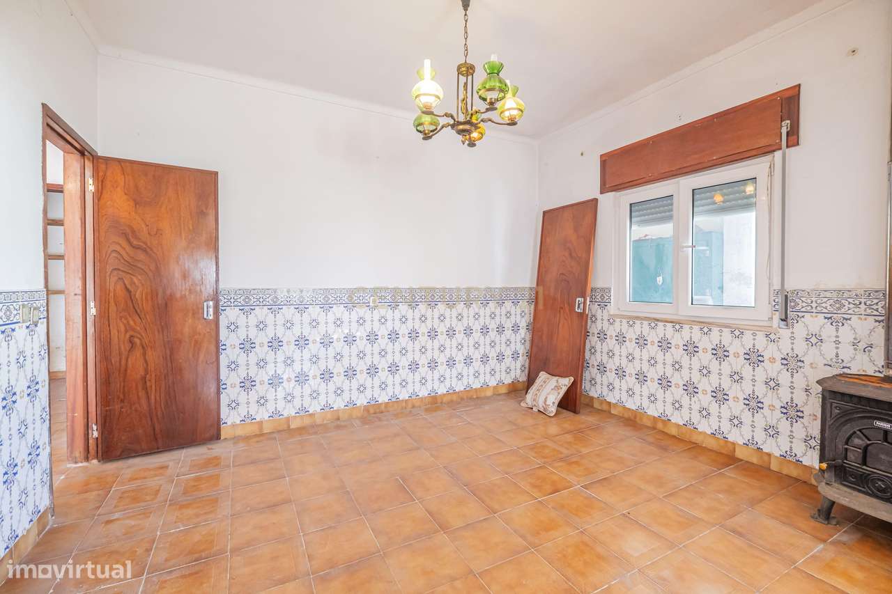 Moradia T3 com Quintal Amplo, Garagem e Anexo – Zona Tranquila da Moit-20